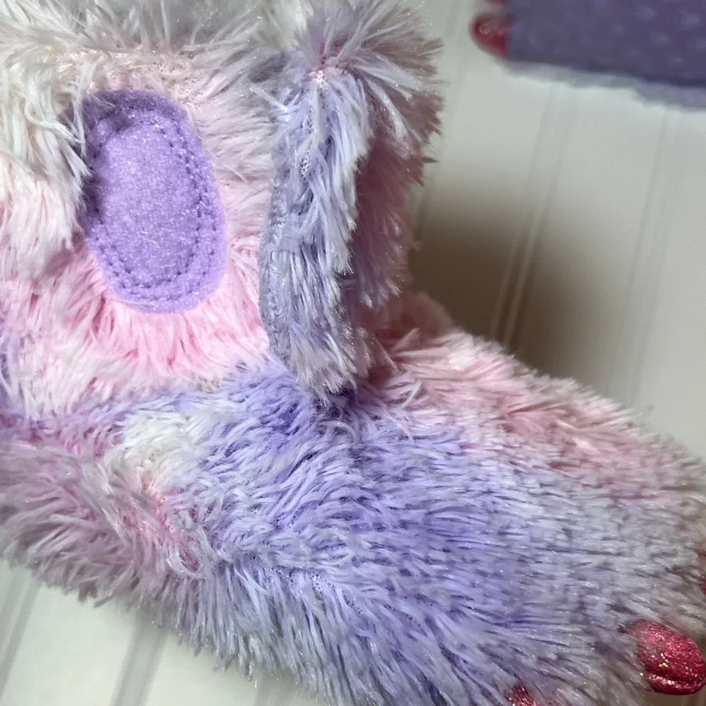 Wonder Nation 7-8 Fuzzy Purple and Pink Monster Slippers